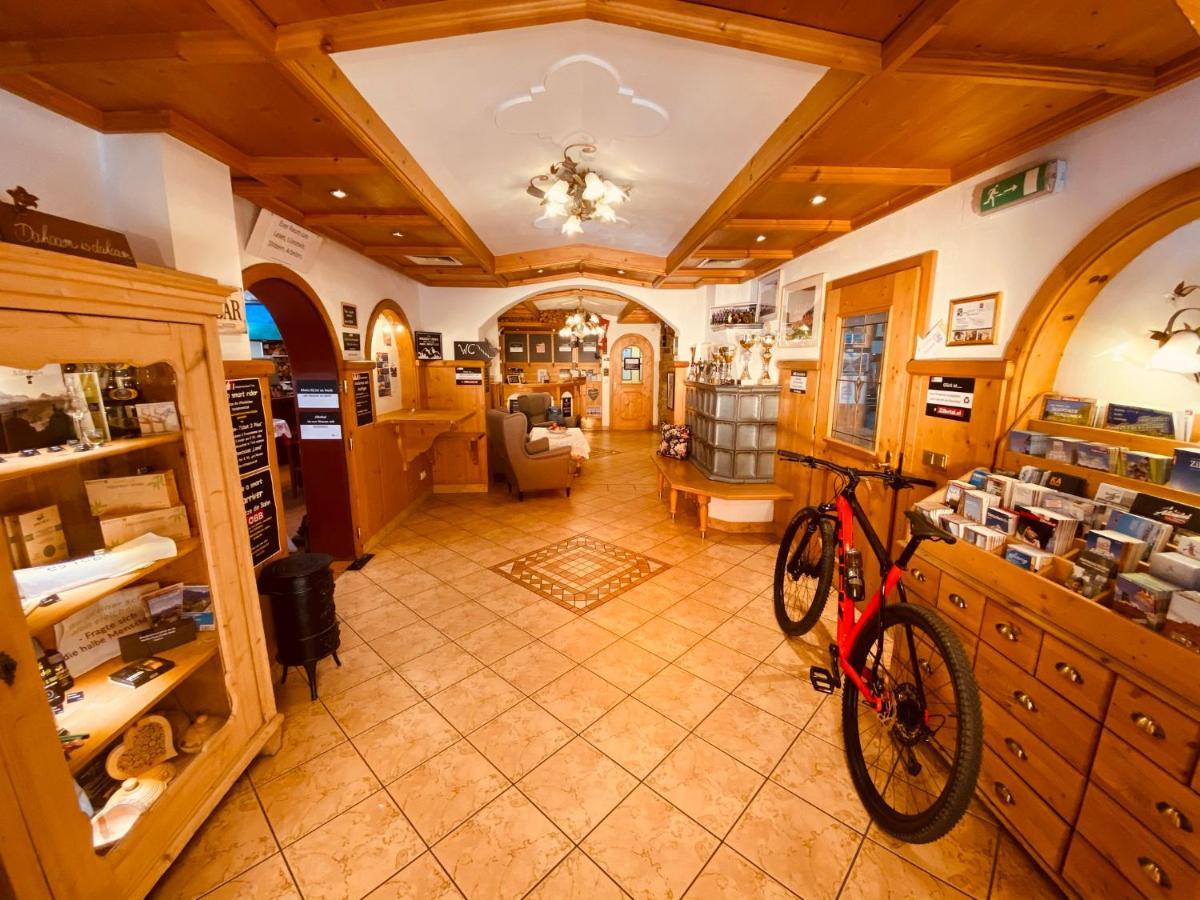 Hotel Standlhof Zillertal ウダーンス エクステリア 写真