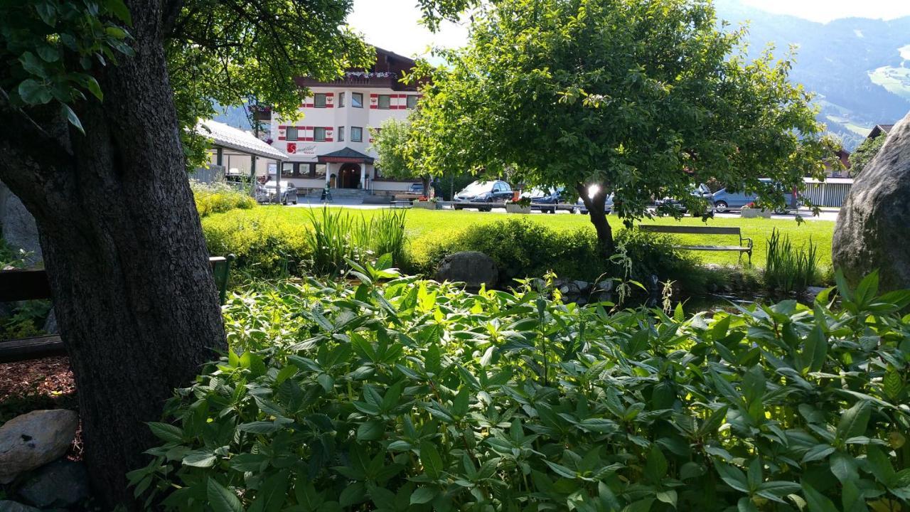 Hotel Standlhof Zillertal ウダーンス エクステリア 写真