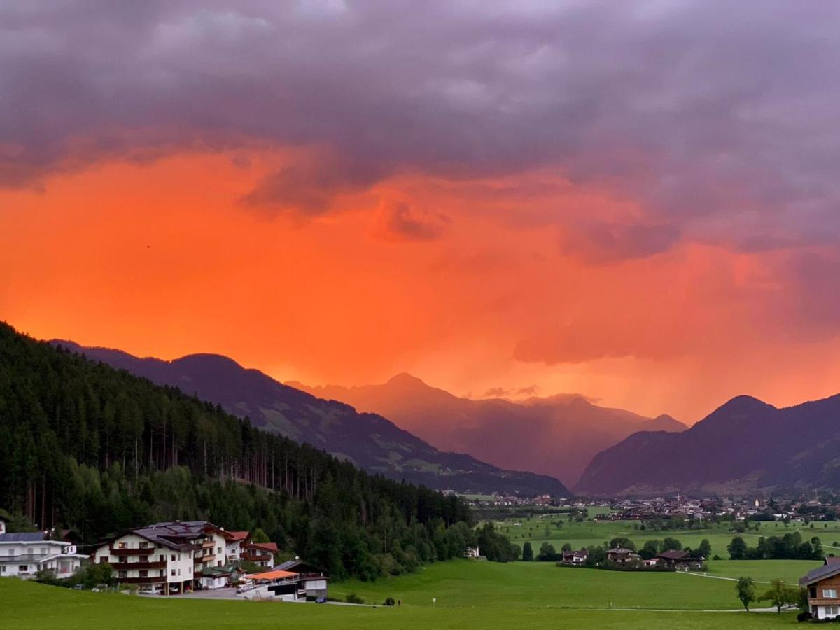 Hotel Standlhof Zillertal ウダーンス エクステリア 写真