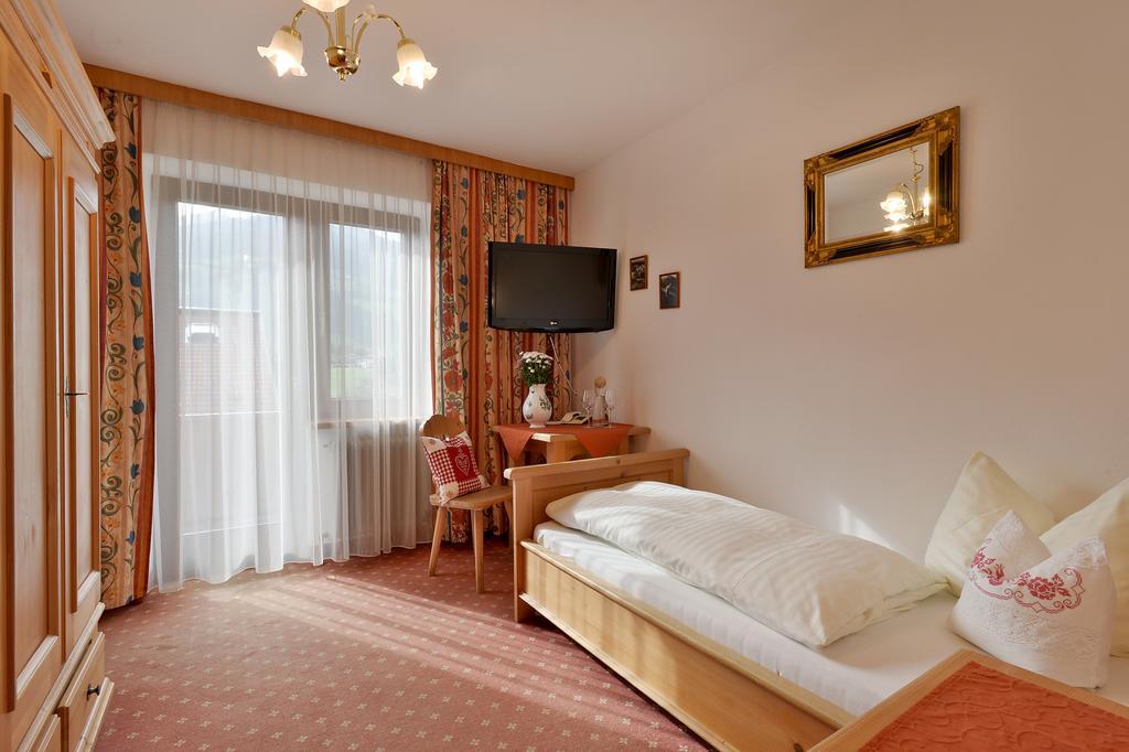 Hotel Standlhof Zillertal ウダーンス エクステリア 写真